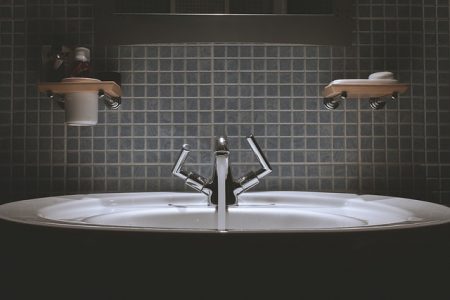bathroom-690774_640