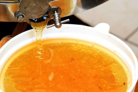 honey-extractors-1568943__340