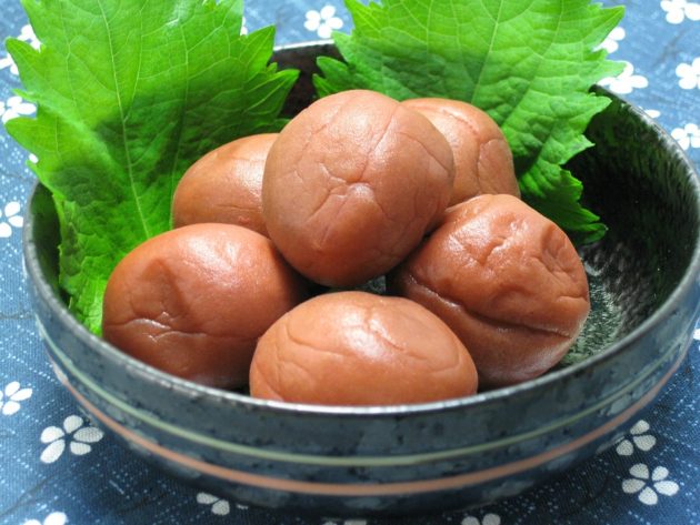 pickled-plum-410338_960_720