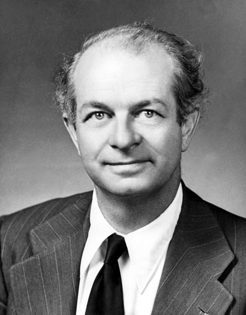 Dr. Linus Pauling in 1960. Pauling is the winner of the Nobel Prize in Chemistry for 1954 and recipient of the Nobel Peace Price in 1963.