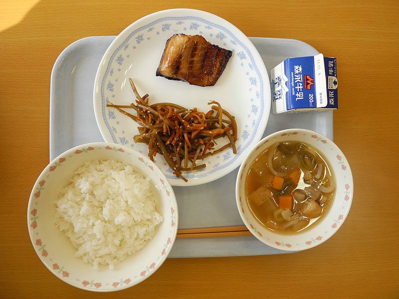 800px yashima jhs lunch 2