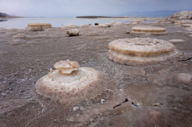 Dead_Sea_salt_formations