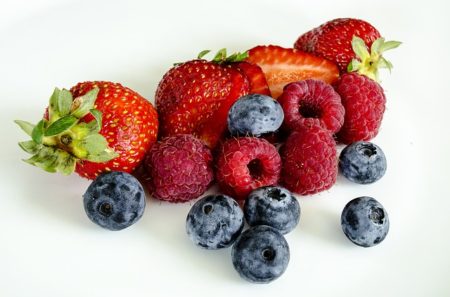 berries-1225101_640