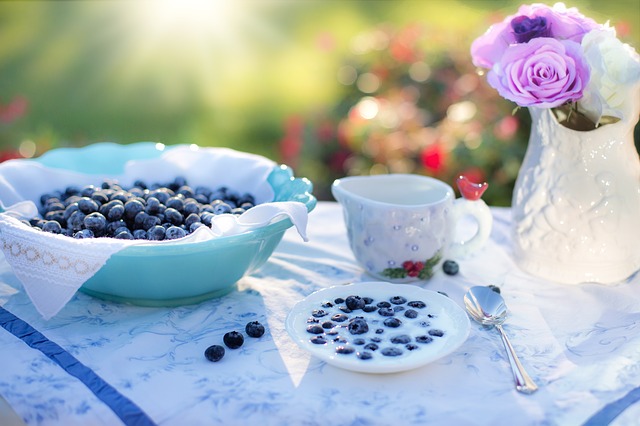 blueberries-1576405_640