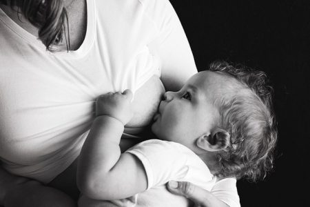breastfeeding-2428378_640