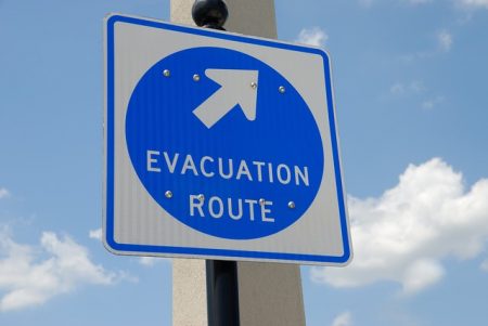 evacuation-sign-1738375_640