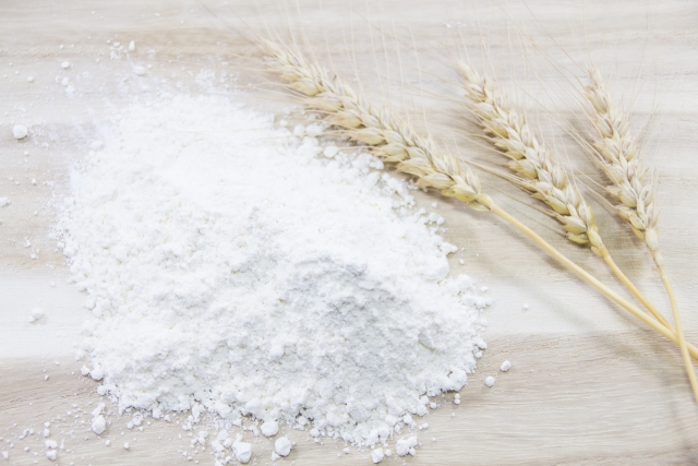 小麦の粉と穂