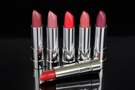 lipstick-1367773_640