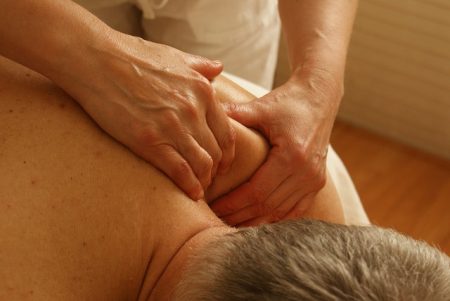 massage-389716_640