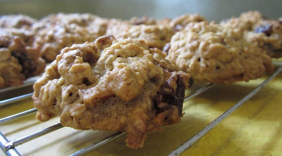 oatmeal-raisin-cookies-1511599_960_720