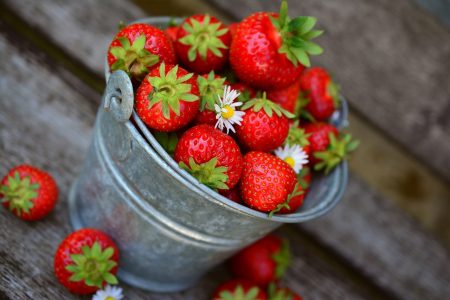 strawberries-3431122_1280
