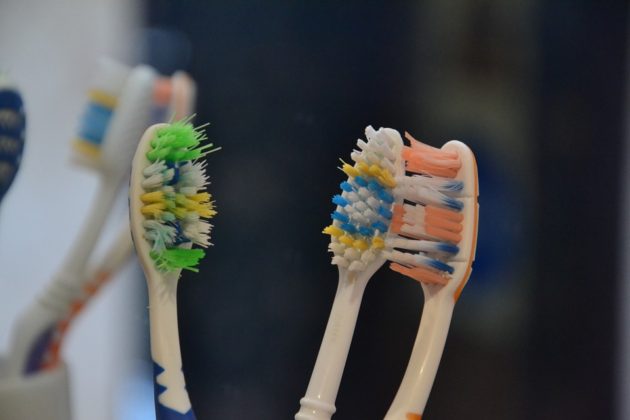 toothbrush 313768 960 720